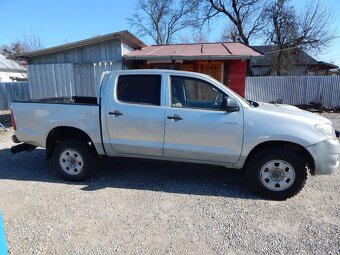 Toyota Hilux DC 2.5 I D-4D Terra - 8