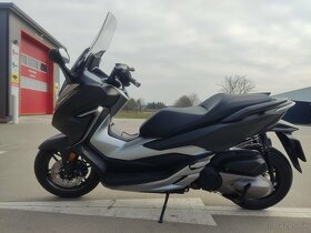 Honda Forza 300 len 405km - 8