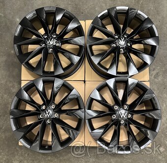 Nepoužité hliníkové disky 5x112 R19 Škoda Crystal Black - 8