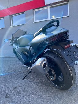 Suzuki Hayabusa GSX1300R - 8