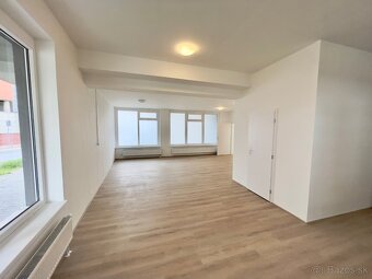 Obchodný/ Administratívny priestor, 112,60m2, ul. Údernícka - 8