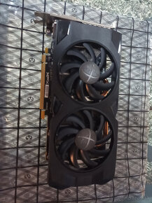 Nitro RADEON RX580 8GB, XFX Radeon RX570 4GB - 8