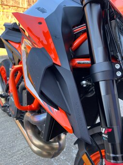 Predám KTM SUPERDUKE 1290 R Orange 2022 - 8