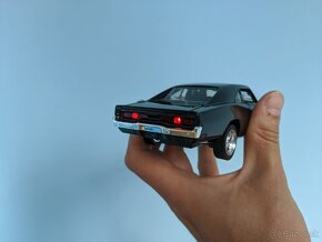 Predam kovovy model Dodge Charger - 8