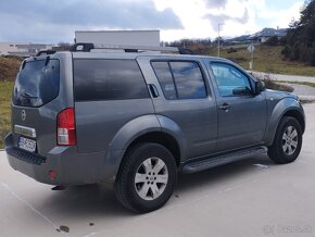 Nissan Pathfinder 2,5 DCi XE WEBASTO - 8