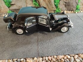 prodám model 1:18 citroen 15cv 6cyl 1952 - 8