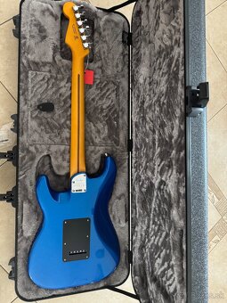 Fender Stratocaster Ultra 2 - 8