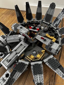 Lego Star Wars 75105 Millennium Falcon - 8