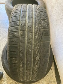 2x zimne pneu Pirelli Sotto Zero 255 40 R20 - 8