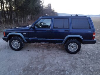 Jeep Cherokee - 8