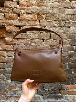 Kabelka Miu Miu Aventure Nappa Leather Bag Brown - 8