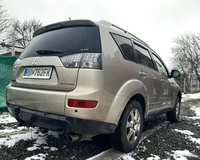 Mitsubishi Outlander II 2.0 DID 4X4 M6 - 8