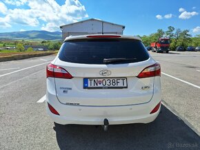 Hyundai i30 1.6 crdi 81kw - 8