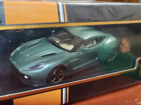 1:43 modely UK - 8