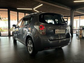 Toyota Verso 2.0 D-4D LS 5S - 8