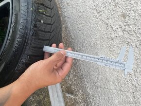 Zimna sada 235/45 R17 Nexen - 8