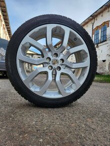 R22" originál Landrover 98% vzorek 275/40 - 8