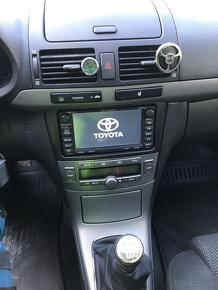 Toyota Avensis combi 2.0 D-4d 93kw rv:2007 - 8