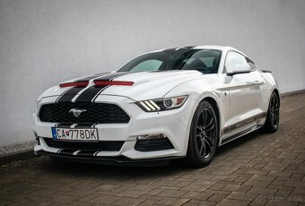 FORD MUSTANG 3.7 V6 224kW - 8