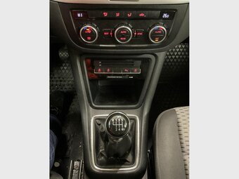 VW Sharan  2,0 TDI - 8