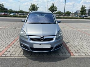 Opel Zafira 1.9 CDTi 7míst 6 rychlostí digi klima - 8