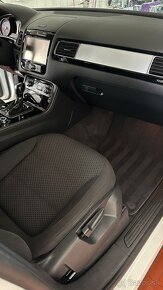 VW Touareg 3,0tdi - 8