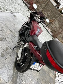 Yamaha FZS 600 Fazer - 8