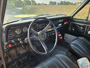 Jeep Gladiator Commander 1982 5,9L 177hp Benzin Automat s TP - 8