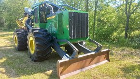 Predam skidder John Deere 648L II - 8