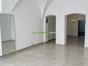 Prenájom obchodný priestor s výkladom, 80 m2, Slovenská ul. - 8