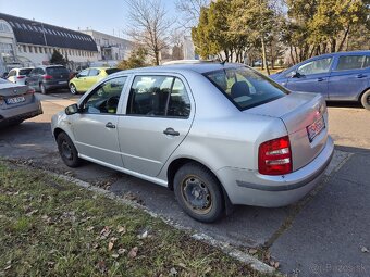 Škoda Fábia Sedan - 8