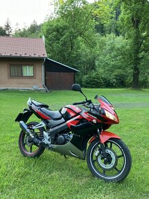 Honda CBR125R 2011 - 8