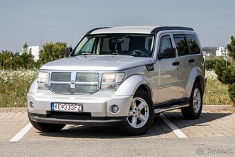 Dodge Nitro SXT - 8