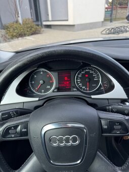 Audi A4 B8 - 8