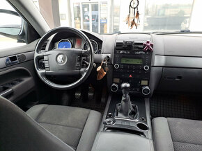 Volkswagen Touareg 3,0 TDi V6 - 8