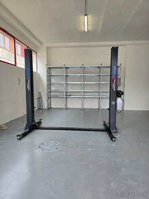 Dvojstĺpový zdvihák 4.2T - AUTOMAT - 8