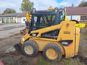 CATERPILLAR 226 B2 4X4 - 8