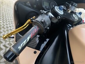 ✅ YAMAHA R1 - 8