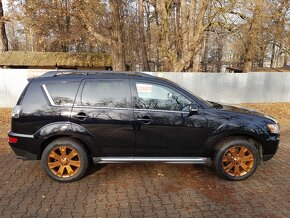 Mitsubishi Outlander - 8