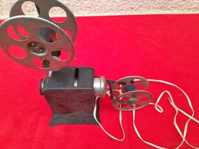 Retro historická premietačka na kino film 35mm. - 8