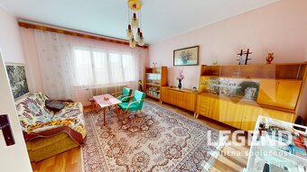 Dvojgeneračný RD Nesvady, veľký pozemok 2120 m2, 3 vchody - 8