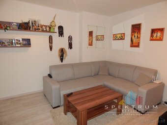 SPEKTRUM REALITY-Na Predaj 2-izbový byt  58 m2, Handlová, ok - 8