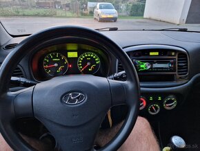 Hyundai accent - 8