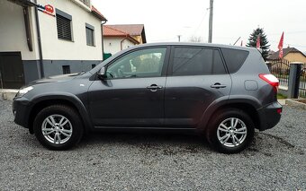 TOYOTA RAV4  2.2 D 4x4 AUTOMAT 141tis km, TOP VYBAVA - 8