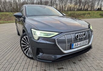 Audi e-tron 50 sportback S LINE - 8