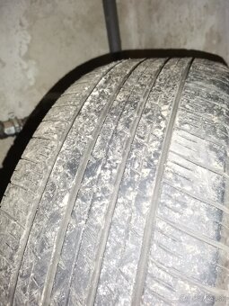 BRIDGESTONE 235/60 R18 - 8