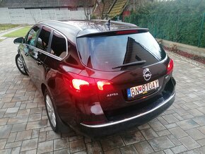 Opel astra sport tourer r.v.2015 - 8