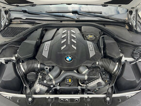 BMW M850I xDrive - 8