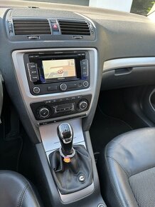 Škoda octavia 2 combi 2,0Tdi CR xenon navigacia - 8