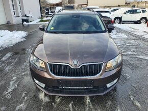 ŠKODA OCTAVIA COMBI 1.6 TDI 77KW ELEGANCE - 8